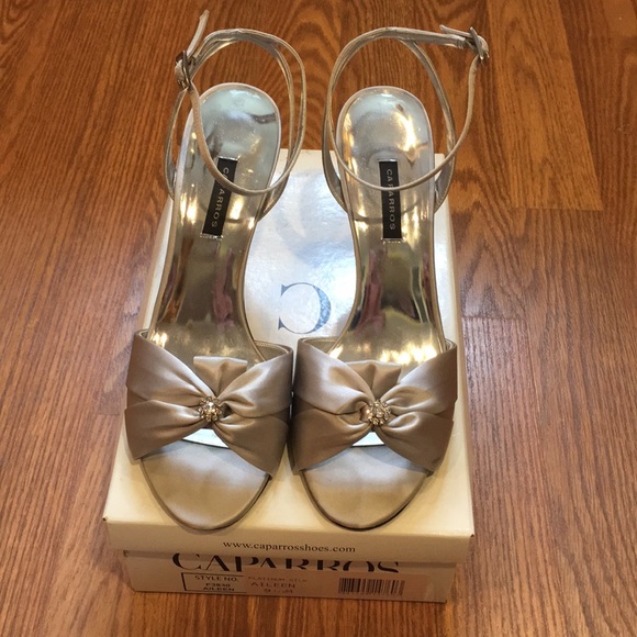 Caparros Platinum Silk heels size 9.5 - Picture 1 of 8